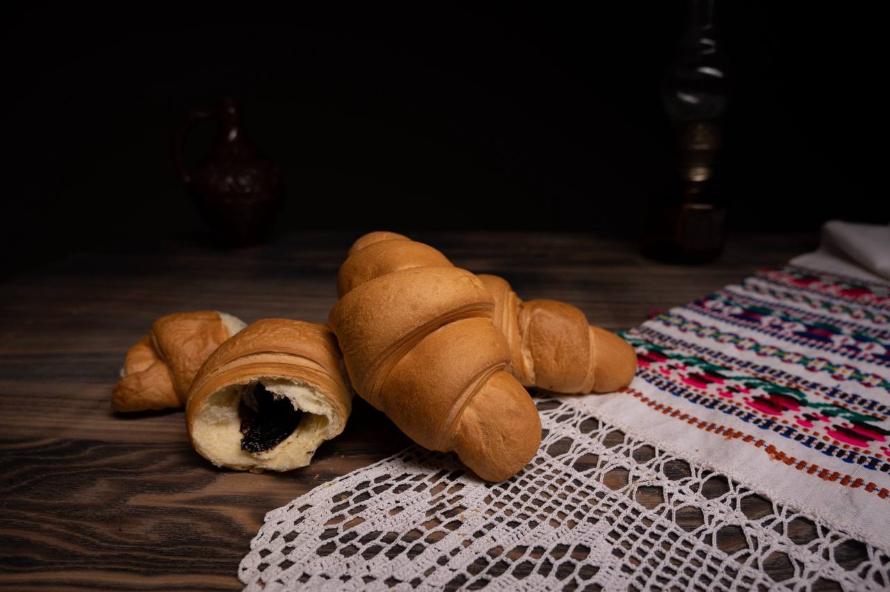 Croissant cu ciocolată